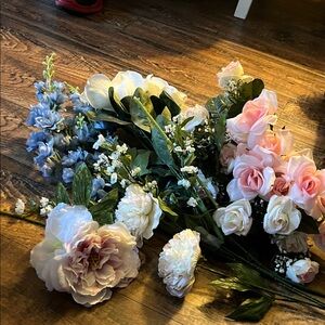 Brand New Faux Flowers.Roses, Baby’s Breath, Carnations & More. Very Elegant Mix